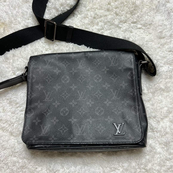 Louis Vuitton District Messenger Bag Monogram Eclipse Canvas PM black - Picture 3 of 10